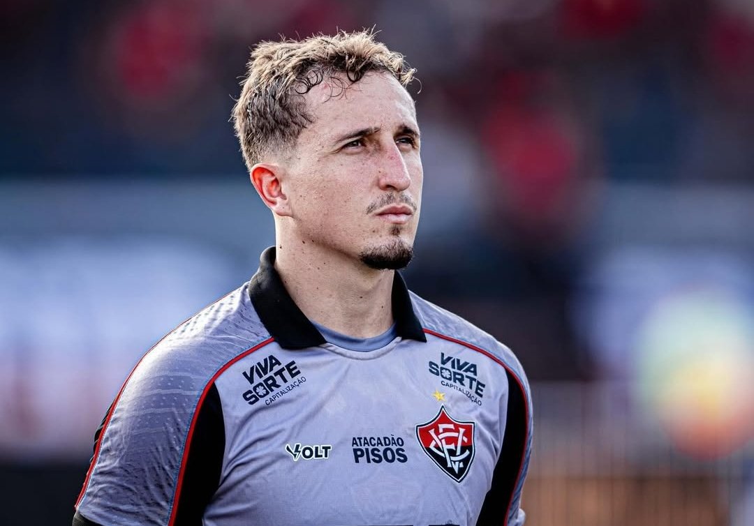 PauloAnalistas's tweet image. O Diretor de Futebol, Sérgio Papellin, descartou a permanência de Thiago Couto no @ECVitoria.

Segundo o profissional, o Vitória possui dois ótimos goleiros e por isso não acha necessário investir em um terceiro goleiro, podendo gerar uma briga lá na frente.

Confesso que me…