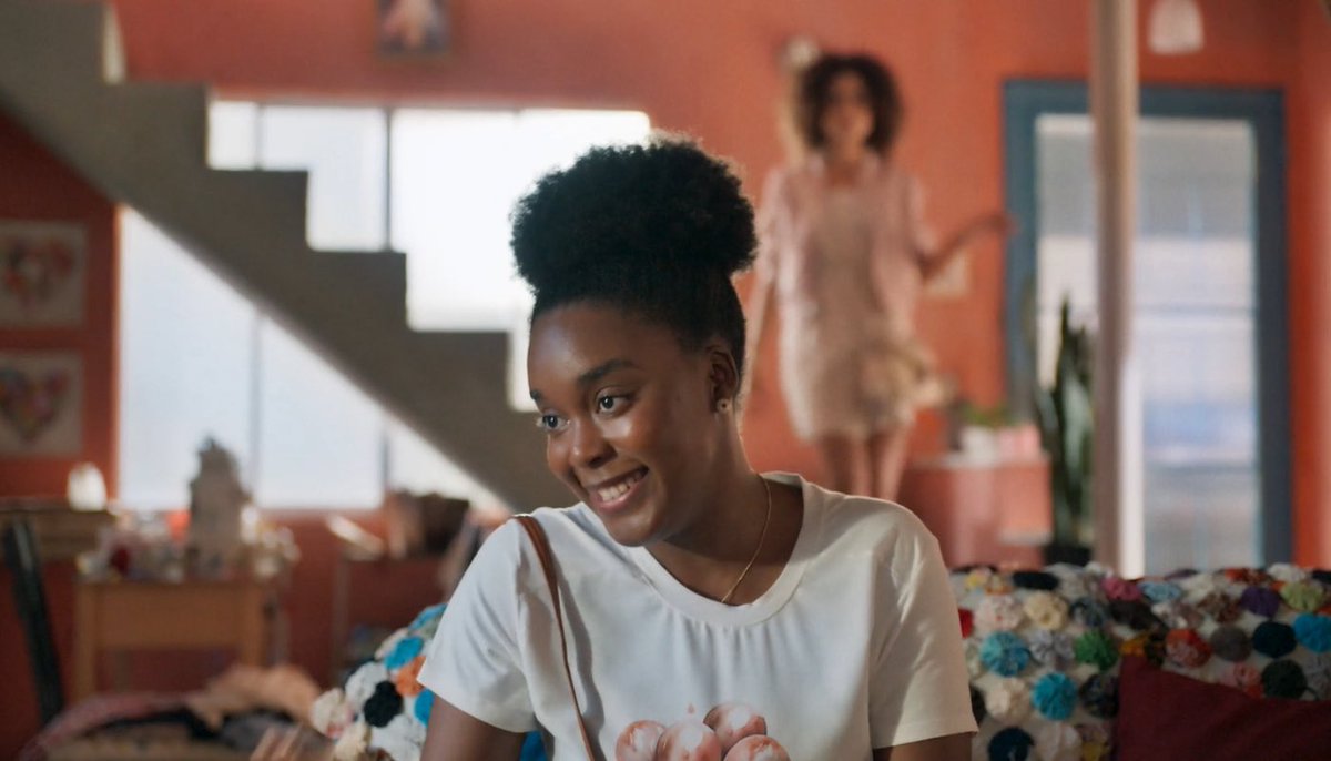 telenewstn's tweet image. 🚨 A atriz Luiza Rosa, umbandista na vida real, falou sobre o desafio de interpretar Kellen, uma jovem evangélica, na novela #TrêsGraças. Ela destacou que encarou o papel com respeito, pesquisa e diálogo para evitar estereótipos, afirmando que a fé vai além da religião. Luiza…