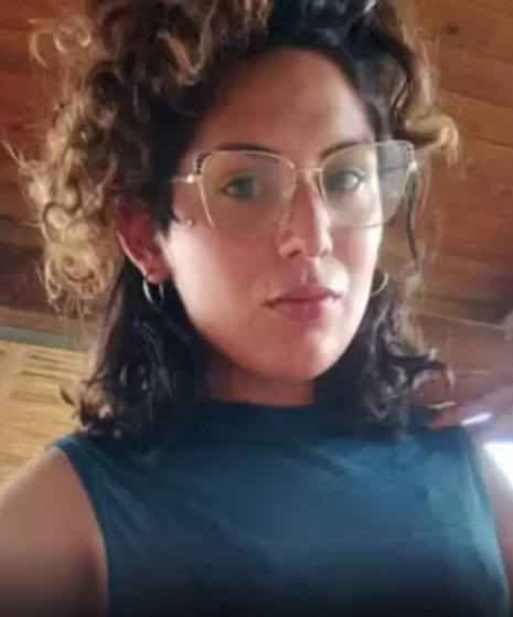 Erika Antonella Álvarez tenía 25 años, era estudiante de enfermería. La mataron en Tucumán. Su cuerpo apareció tirado en un basural del barrio Manantial Sur, tenía golpes en el rostro y cabeza y el cuello roto!!. El femicida aún no ha sido identificado. #Justicia!!! QEPD Erika😢