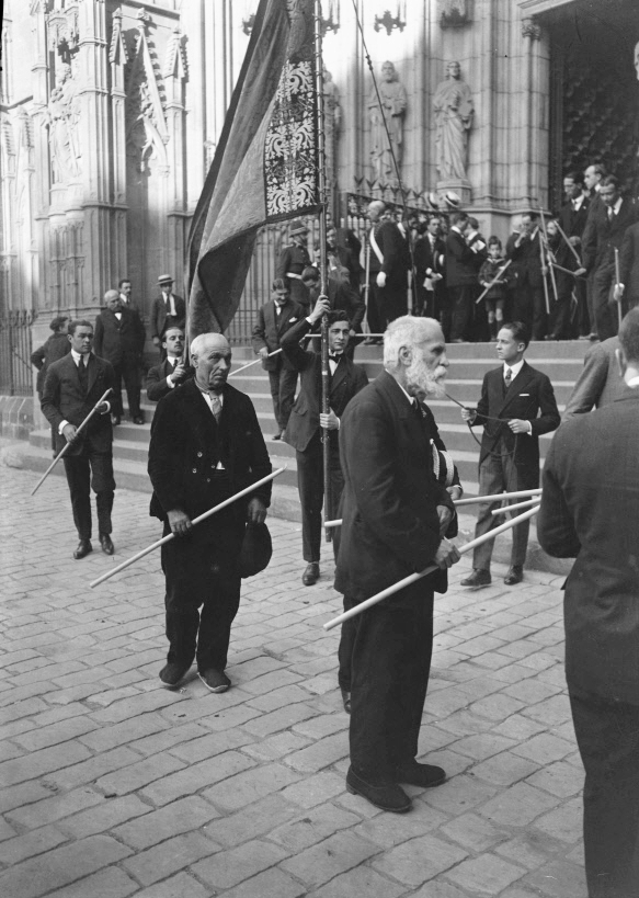 Durant uns anys encara treballà a les obres del parc, mentre Güell encara era viu. Quan el mecenes morí el 1918, ja només li quedava el temple... i Catalunya, perquè fou llavors que el seu catalanisme pujà de grau, abraçant un separatisme net i clar, com el seu vell amic Guimerà.
