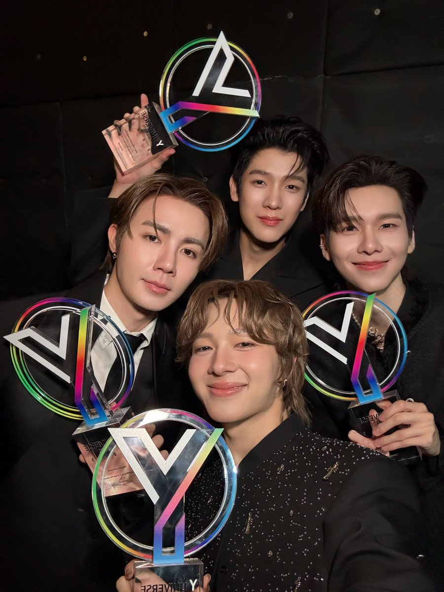 CwrNew's tweet image. ขอบคุณคณะกรรมการทุกท่านทีมอบรางวัลเหล่านี้ให้พวกเรานะครับ ขอบคุณแฟน ๆ ทุกคนที่เป็นกำลังใจให้ด้วยน้า วันนี้ได้รางวัลยอดเยี่ยมหลายรางวัลเลย ดีใจมั่ก ๆ ❤️

Y AWARDS 25 X ZEENUNEW
#YUniverseAwards2025xDMD
#YUAwards2025