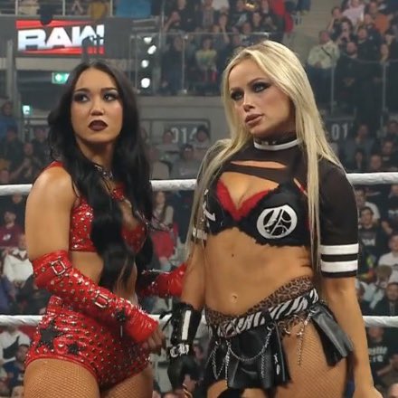 ERAOFMONE's tweet image. OH MY GOODNESS.