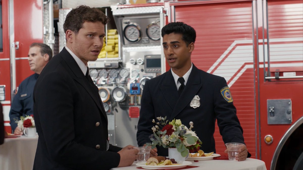 ircnshield's tweet image. Oh. Ohh. It’s the same picture