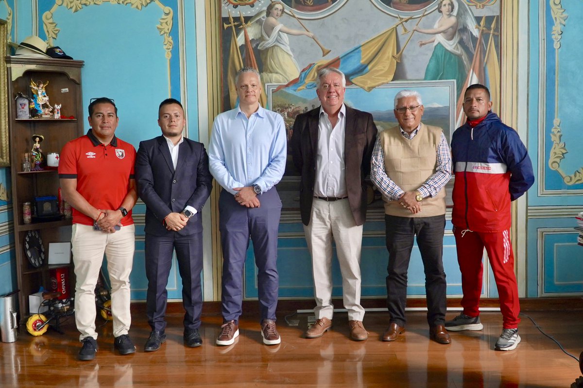 𝐋𝐄𝐎𝐍𝐄𝐒 𝐄𝐒 𝐈𝐌𝐁𝐀𝐁𝐔𝐑𝐀 🏔️🦁

El estadio 🏟️ Olímpico “Ciudad de Ibarra” será una de nuestras sedes para el 2026.⚽️

Agradecemos por la apertura y excelente predisposición al Municipio de Ibarra y la Asociación de Fútbol de Imbabura. 🫂💯 

#JuntosVamosPorMás