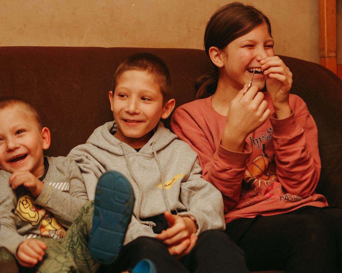 SerbianSpirit_'s tweet image. After a successful fundraising campaign, the Marković 🇷🇸 family—parents and their seven children—have finally received the keys to their new home! 🏡 @28Jun