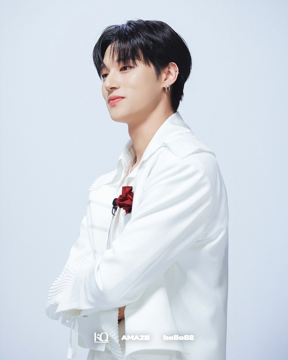 hello82PRESENTS's tweet photo. ATINY, this new year’s present is just for you 🎁
Swipe through to unbox behind-the-scenes photos of your favorite team on the VR set!

Grab your tickets TODAY ⬇️
🔗 https://t.co/FAoB60TrD2

@ATEEZofficial @AMAZE_VR
#ATEEZ #에이티즈 #ATEEZVRCONCERT #LIGHT_THE_WAY #AmazeVR #VRConcert #hello82 #hello82PRESENTS