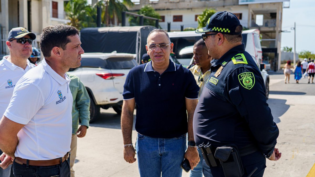 El alcalde <a href="/CarlosPinedoC/">Carlos Pinedo Cuello</a> lideró el Plan Retorno del puente de Reyes Magos, despidiendo a miles de turistas y garantizando movilidad segura y ordenada junto a la <a href="/secretariagob/">Gobierno Santa Marta</a>, @movilidadsmr, @seguridadsmr, la <a href="/PoliciaStaMarta/">Policía Metropolitana de Santa Marta</a> y autoridades de tránsito.