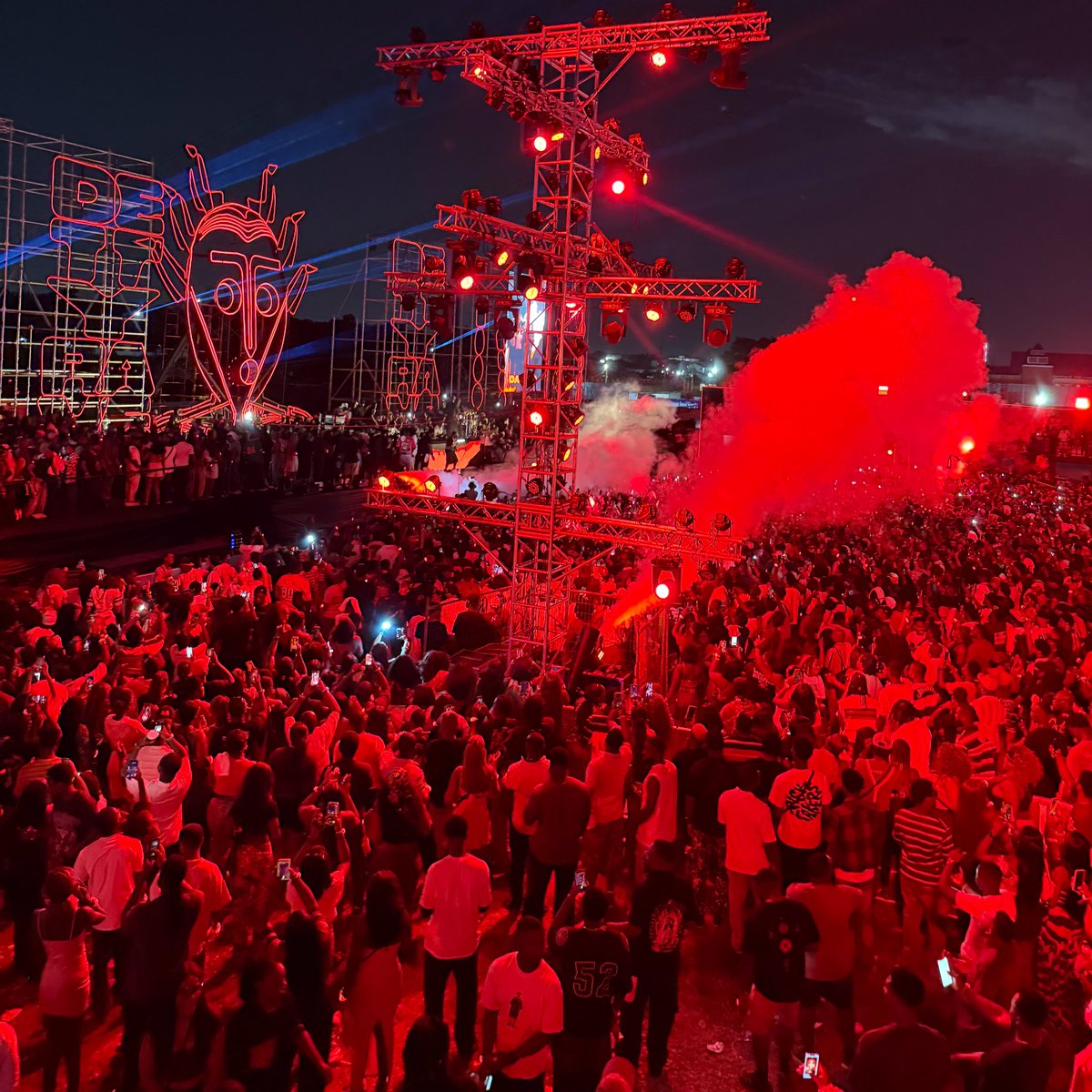 "Festivalising the Postcolony: Architecture, Leisure, and Political Economy in West African Urban Carnivals:" new research project at Office Southeast, led by Michael Dziwornu and supported by the Urban Science Foundation: officesoutheast.com/uncategorized/…