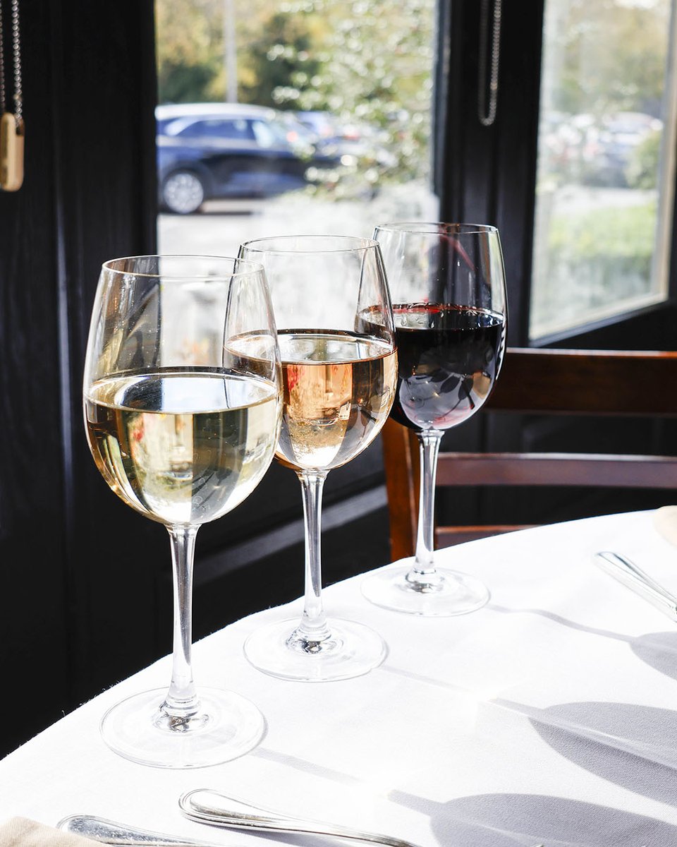 It's  Happy Hour tiiiiiiime!🍷✨