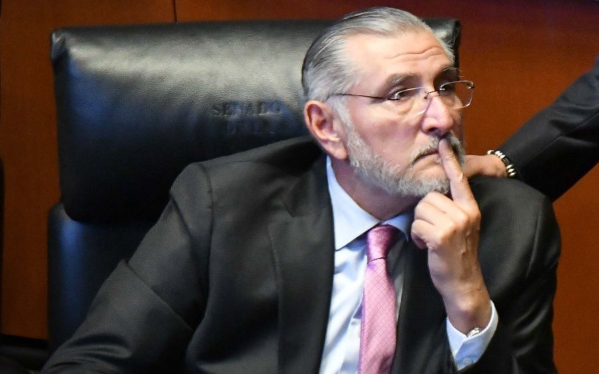 LuisCardenasMx's tweet image. 💰ADÁN JUSTIFICA PARTIDA SECRETA MILLONARIA

Adán Augusto López salió a explicar el brinco de la partida 4000 en el Senado: dice que no fue más gasto, sino un “reacomodo” contable. Los números, sin embargo, saltan de 8 a 894 mdp. Opacidad, discrecionalidad y cero autocrítica en…