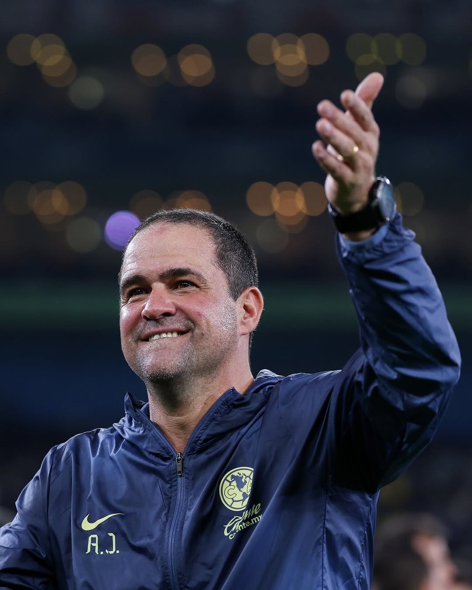 Creer que el <a href="/ClubAmerica/">Club América</a> necesita "bombazos" para ser exitoso es una falacia que los medios de comunicación sensacionalistas nos han hecho creer. 

Las leyendas y los ídolos se terminan de forjar aquí.