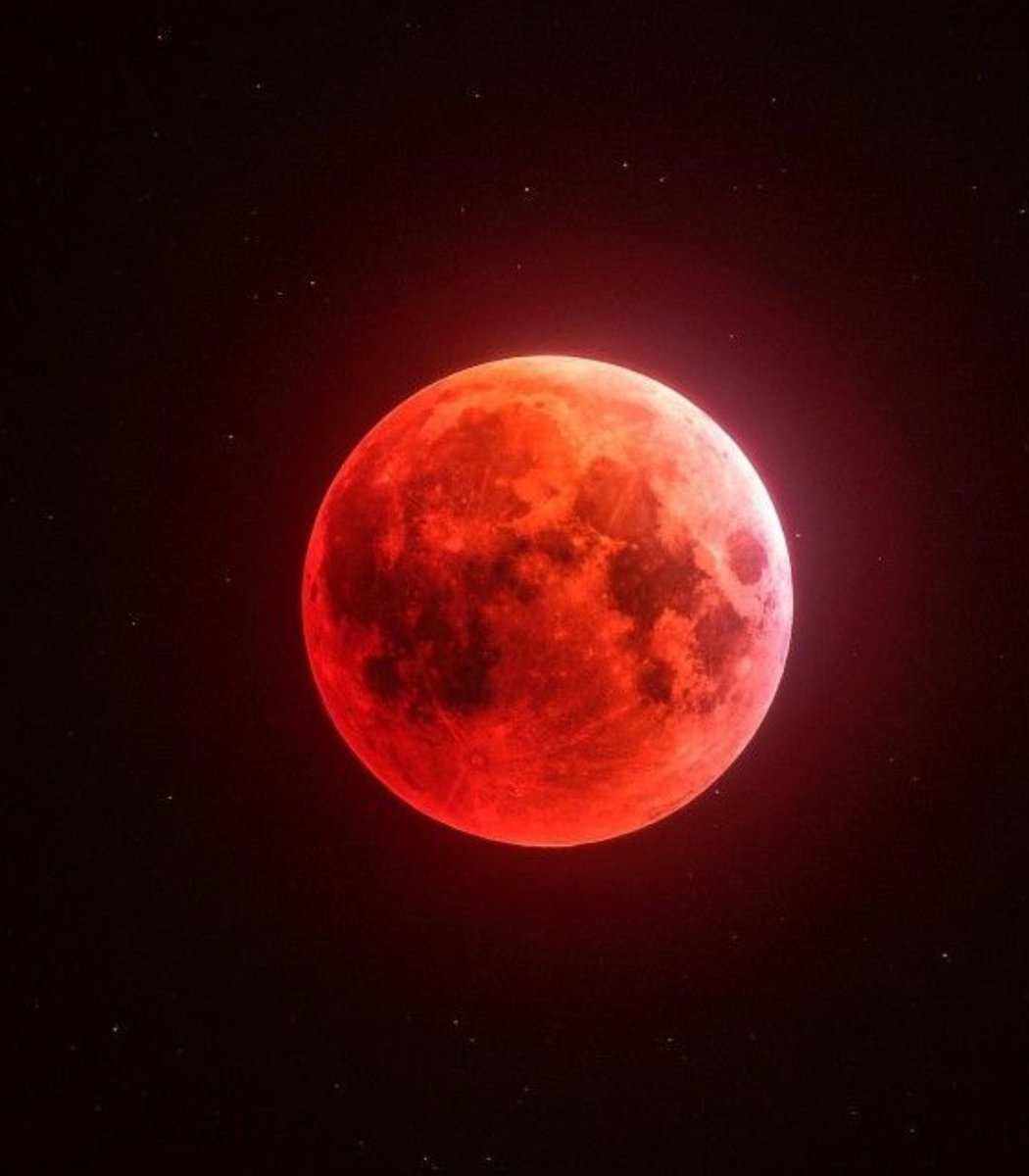 Indie5051's tweet image. El 3 de marzo, la Luna se volverá “Luna de Sangre” durante 82 minutos.