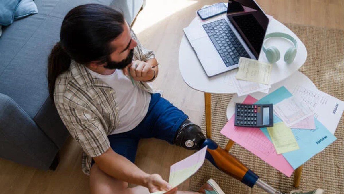 insidehighered's tweet image. Opinion | The Hidden Costs That Keep Disabled Students From College

With new loan limits on the horizon, colleges can take steps to make the financial aid system more just for students with disabilities. bit.ly/4jFNFyu