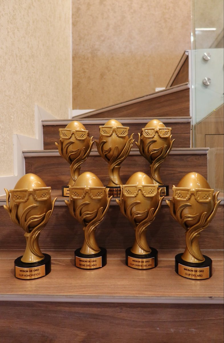 AQUINOby_02's tweet image. El Webon de Oro