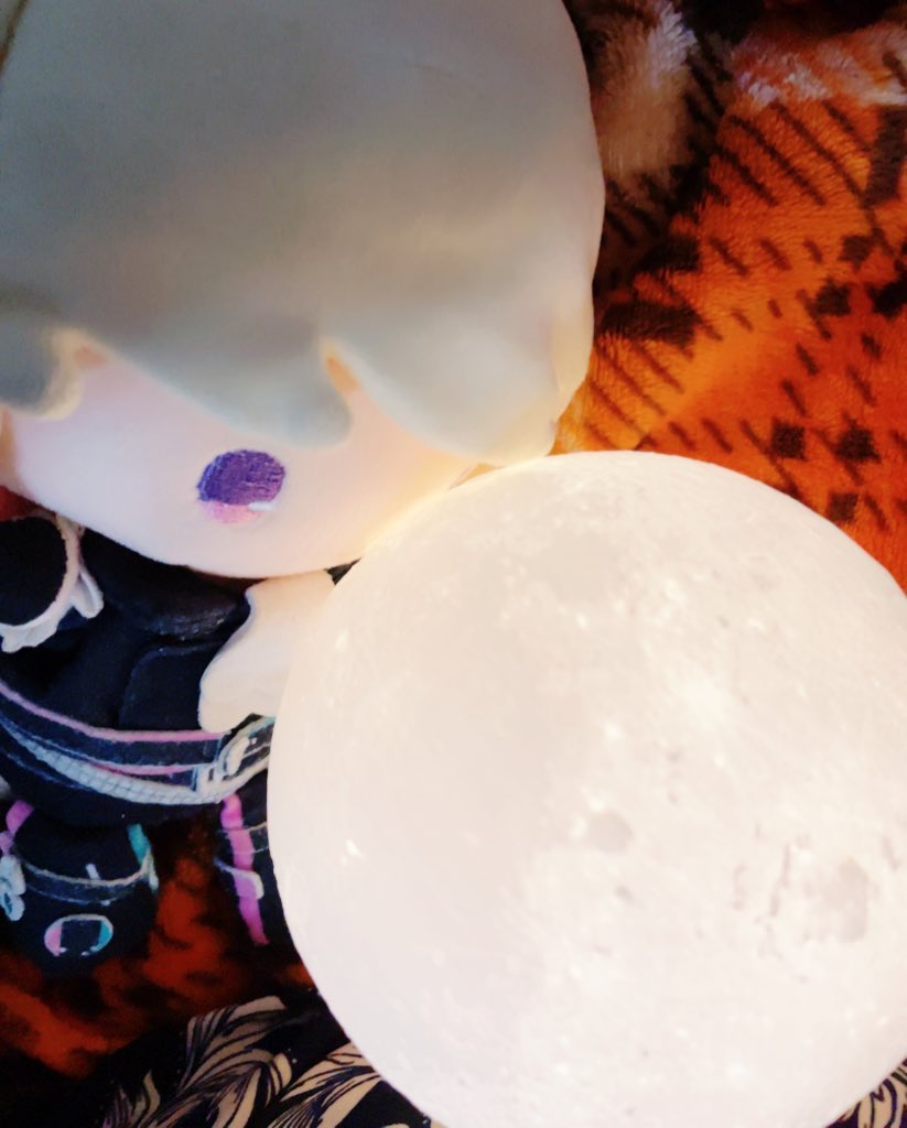 次のランプ好きだったのに、充電コード無くして悲し。