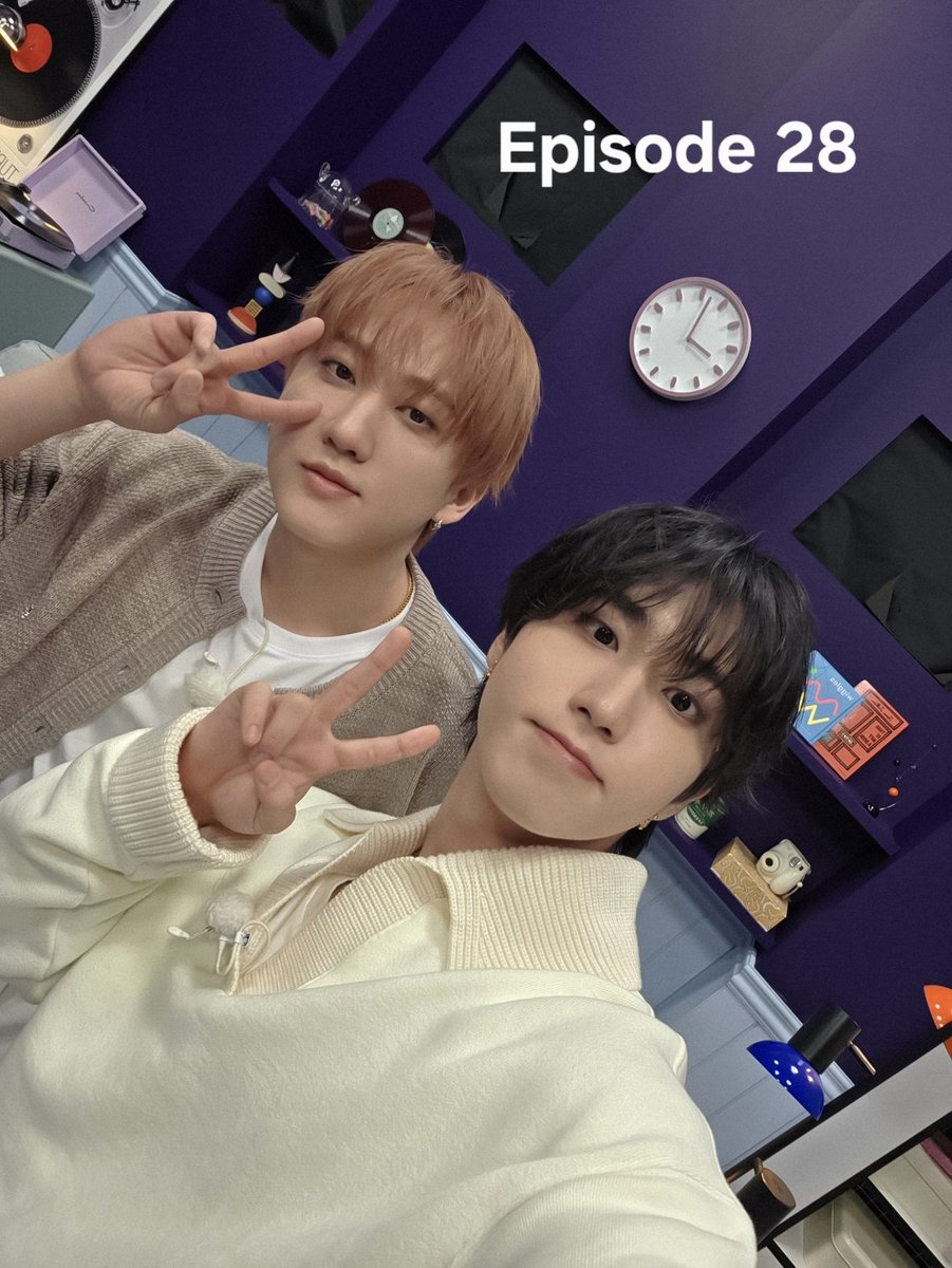 Monevre's tweet image. We started #2KidsRoom with Seungmin crying, we end this season after 28 episodes with Changbin crying 😭
Love my eight Stray Kids 💙
To many healthy and happy years.
#2KidsRoom #StrayKids
Looking forward to the next KidsRoom, announced via StepOut2026 
#YouMakeStrayKidsStay