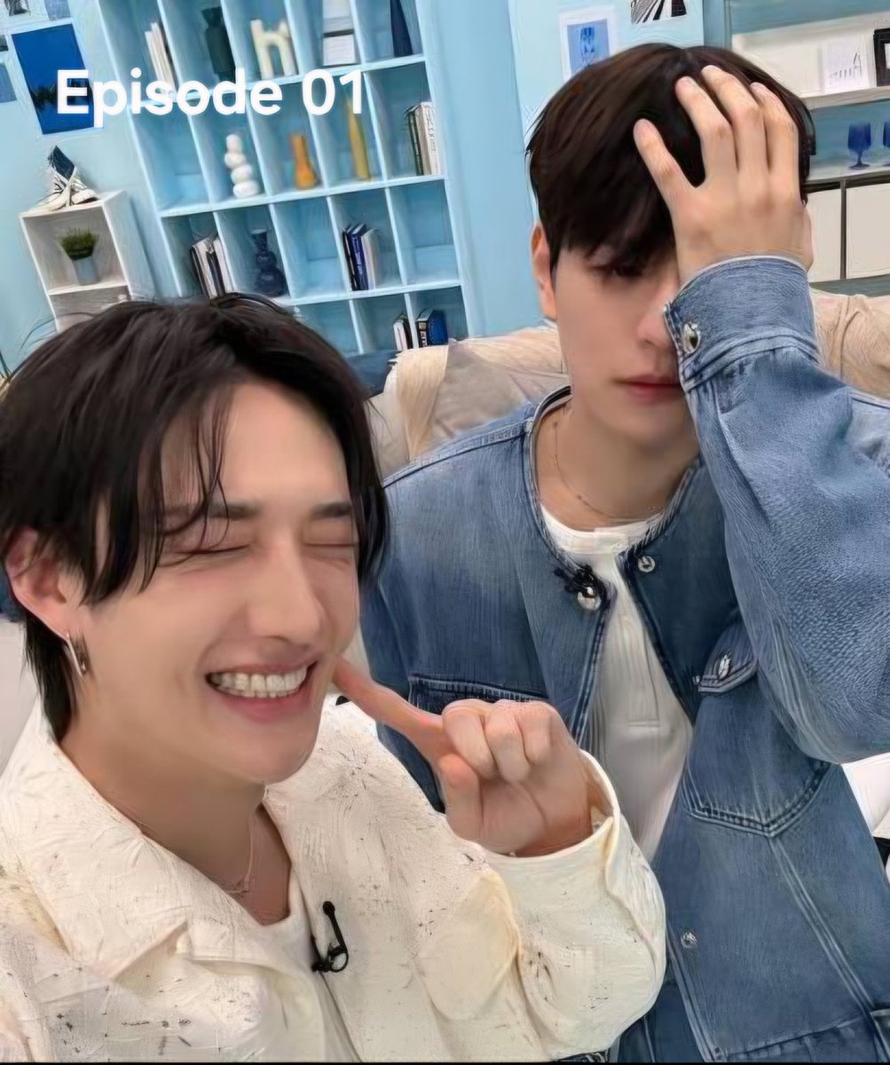 Monevre's tweet image. We started #2KidsRoom with Seungmin crying, we end this season after 28 episodes with Changbin crying 😭
Love my eight Stray Kids 💙
To many healthy and happy years.
#2KidsRoom #StrayKids
Looking forward to the next KidsRoom, announced via StepOut2026 
#YouMakeStrayKidsStay