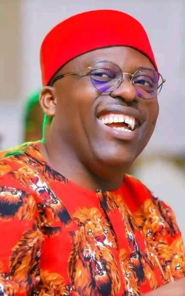 obaofph01's tweet image. The way my body dey sweet me today, be like say na to do giveaway of N5k to 20persons 😊😁😁😁

#RiversFirst