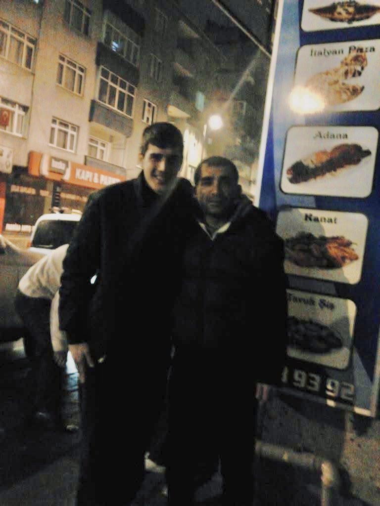 CemGolbasi's tweet image. Sensiz koskocaman bir 10 seneyi geride bırakıyoruz abim. Bıraktığın emanetin yaşıyor, yaşatıyoruz. Bu sancağı GFB ailemizle birlikte omuzlarımızda taşımaya gayret göstermeye devam ediyoruz.
Seni seven,seni göremeyen bile binlerce kardeşin, anılarını ve hatıralarını yaşamaya ve…