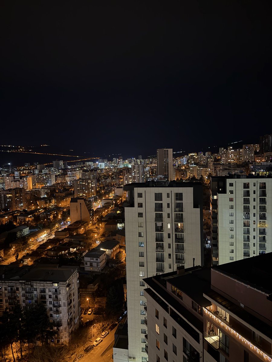 الدُّنيا مجازٌ، والآخِرةُ وطنٌ 🤍