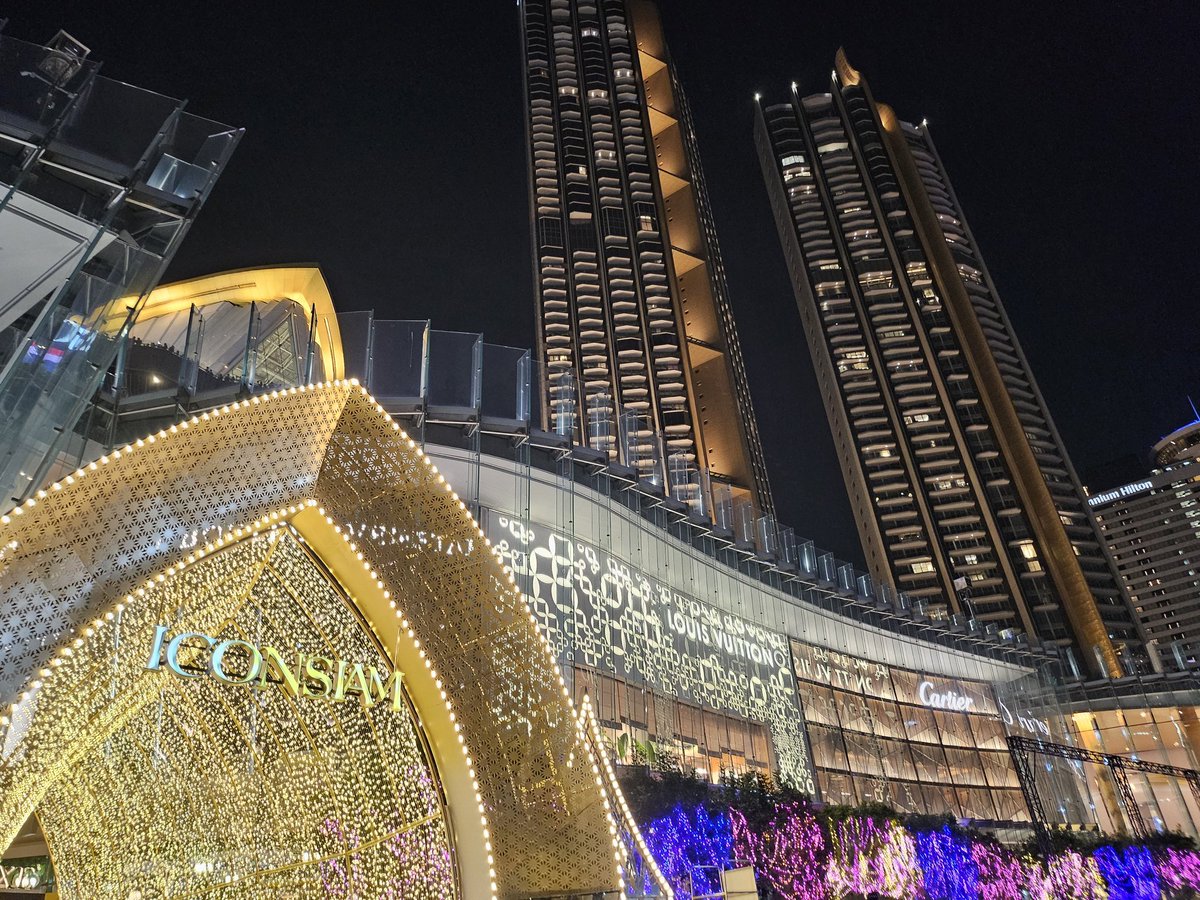 さぁ～‼️
今日からも安全運転でね💕

私は今日は神戸の方面
行くけど今日も安全運転
していくよ～

では本日も笑顔いっぱいの１日を♥️