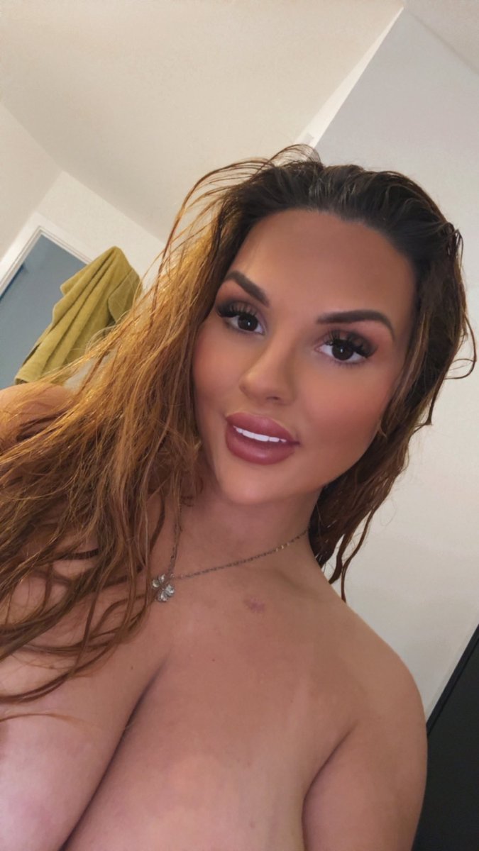 missecxox's tweet photo. I only have a few spaces left at 50% off !!! #onlyfans #admireme #fyp #explore https://t.co/JteQGcYJGO https://t.co/uIQSvNggZJ