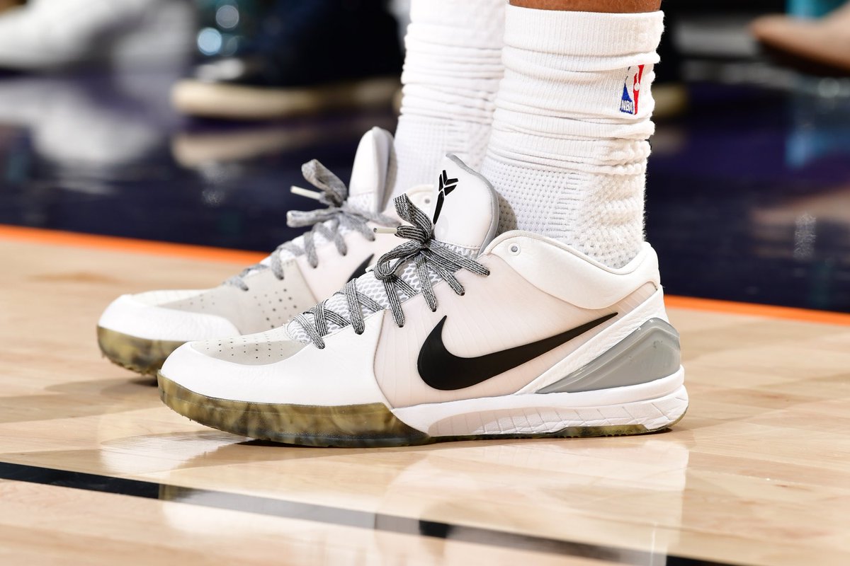 SLAMKicks's tweet image. DeMar’s been in his BAG with the Beans lately 🐍