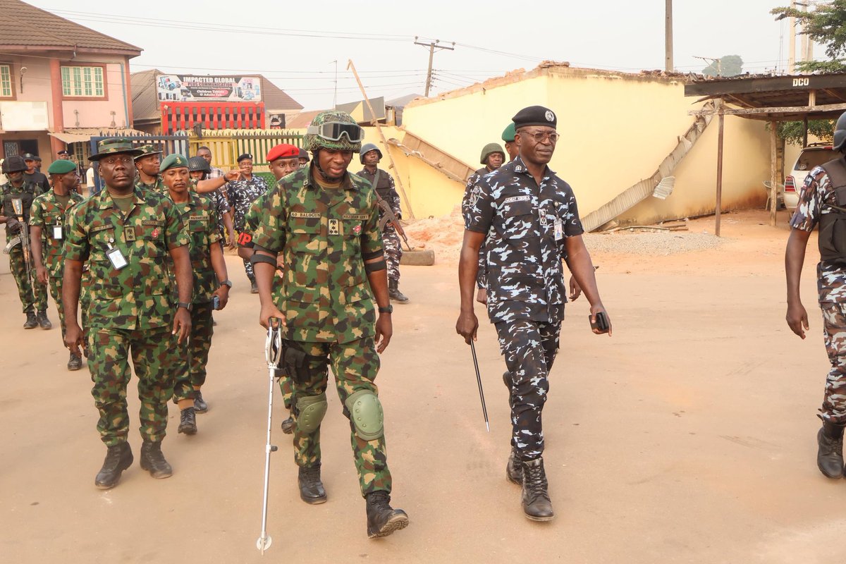 EdoPoliceNG's tweet image. PRESS RELEASE

EKPOMA PROTEST: HEAVY SECURITY DEPLOYED TO CURB CRIMINALITY; 52 SUSPECTS ARRESTED, CLEARS MISINFORMATION ON SOCIAL MEDIA

The Edo State Police Command wishes to provide update on the Ekpoma protest and ongoing security operations in the area. 

The Commissioner of…