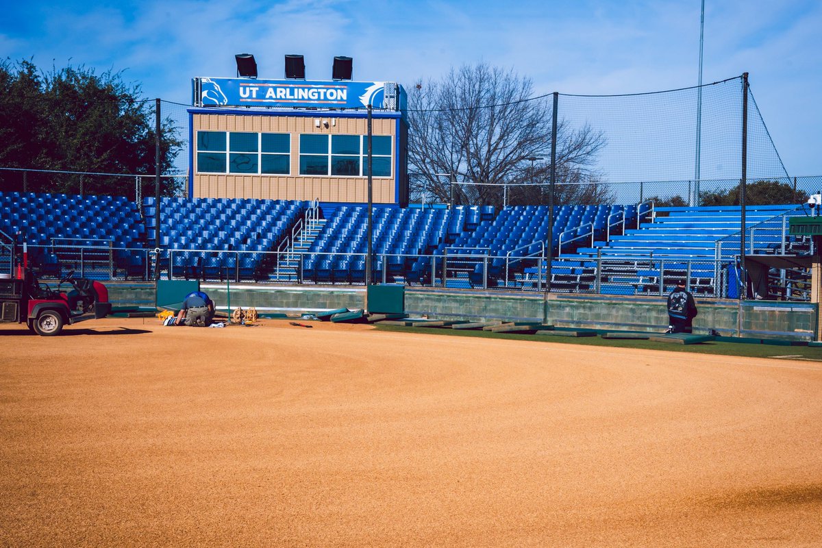 UTAMavsSB's tweet photo. new year, new look😌✨🥎

#BuckEm🐎 https://t.co/5UJLj2pG1l