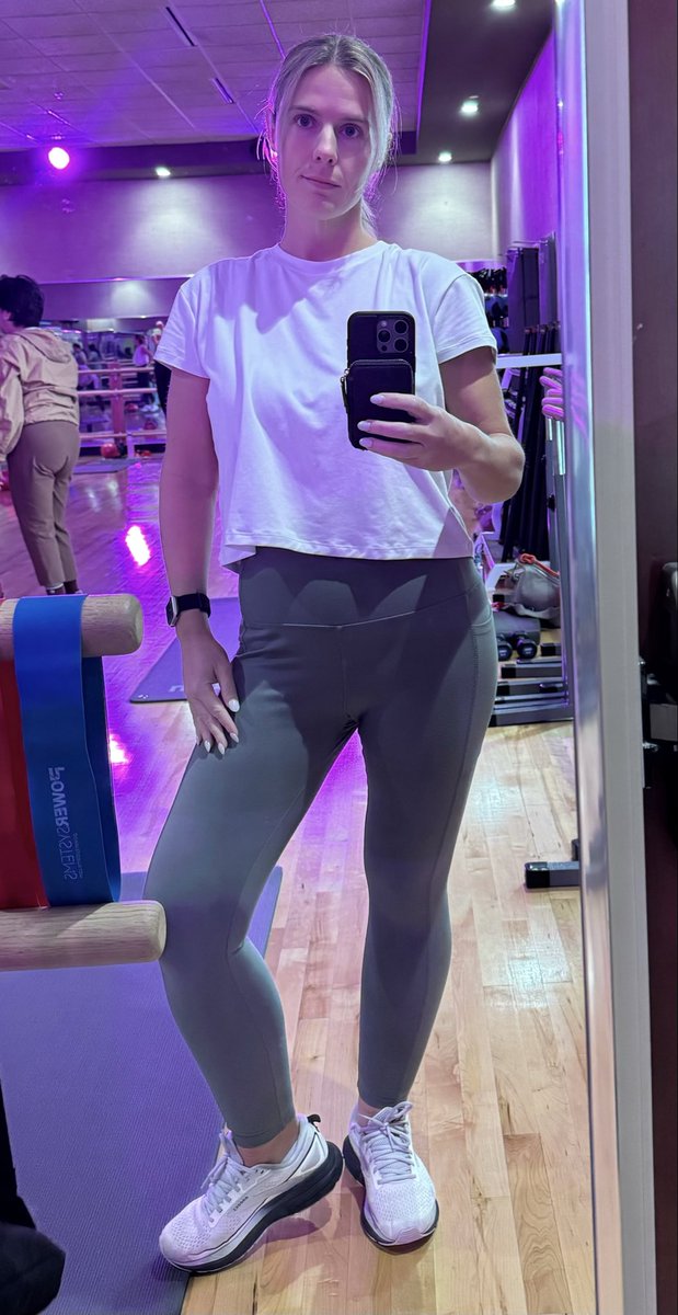 Monday morning pilates fusion class. Best way to kick start my week. #behealthy #getstrong