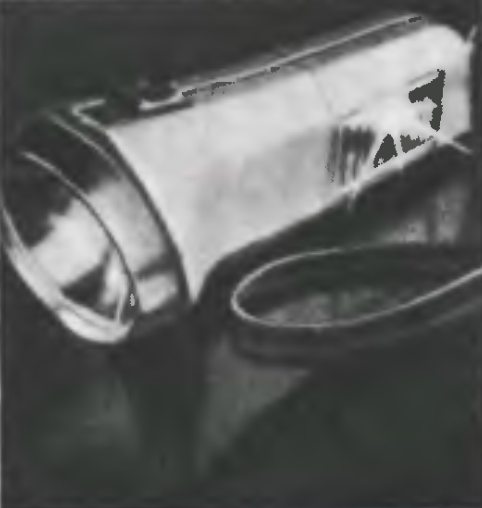 DreamyEcologist's tweet photo. ☀️Solar tech was always cool!
"Yuniy Technik" 1980 issue #1 featured a pocket flashlight developed by German specialists. 90+ mins of bright light - still impressive today!
#RetroTech #SolarPower #SolarFlashlight #RenewableEnergy https://t.co/3s32DvPvqW