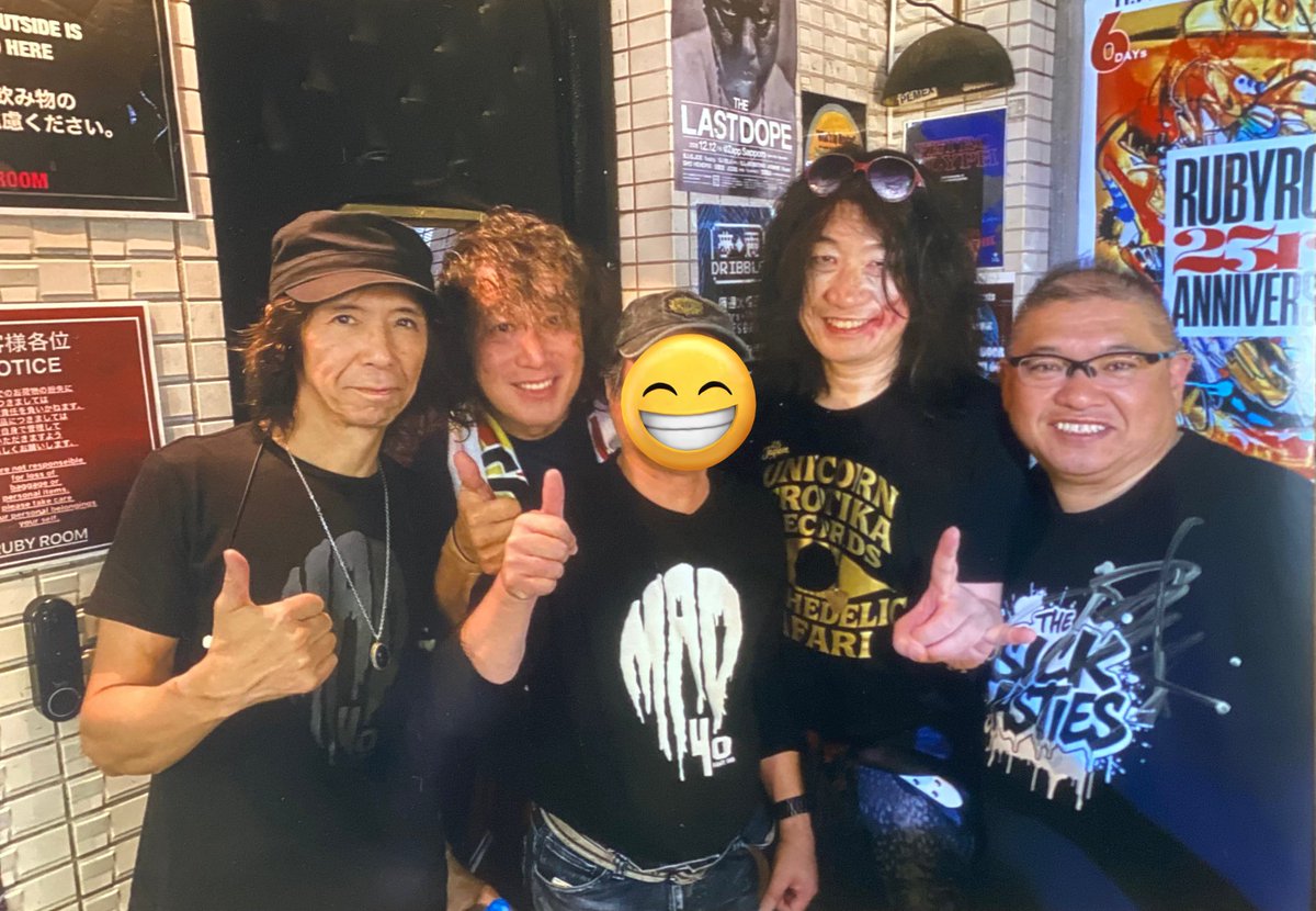 Hiroshi2k0714's tweet photo. 先日、#KENTARO さんにライブ後に写真にサインをして貰いました😄
昨年にサインを貰っていたのですが、数日後、体調を崩し放置となっておりました。すみません🙇
撮影場所 : #RubyRoom
撮影日 : 2025年10月26日
サイン場所 : #GODZ
サイン日 : 2025年12月13日
ありがとうございます🙇
#VANHEYSAN
#ライフワーク