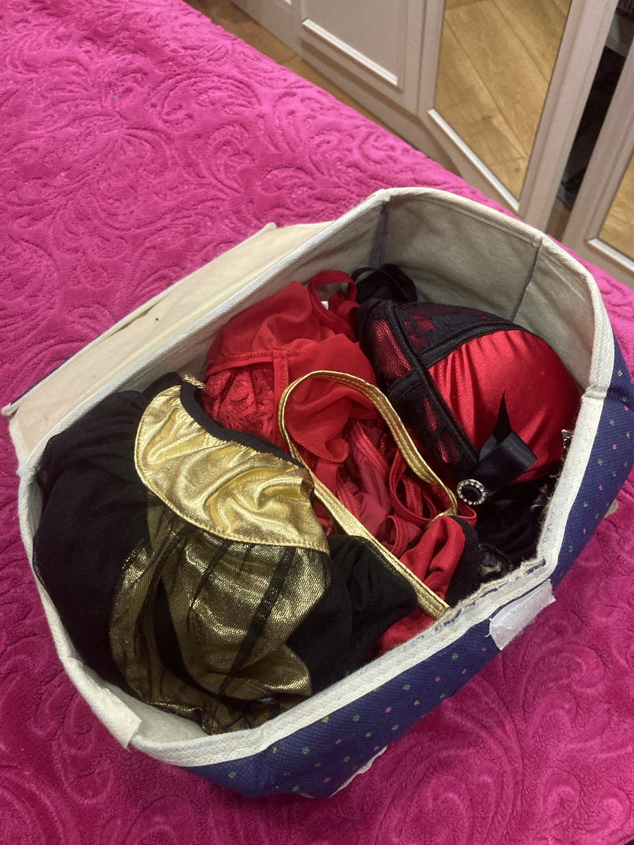 İstanbul Avrupa yakasında Levent Maslak mecidiyeköy civarı Araçta giyinmek isteyen cd arkadaşlardan Dm beklerim