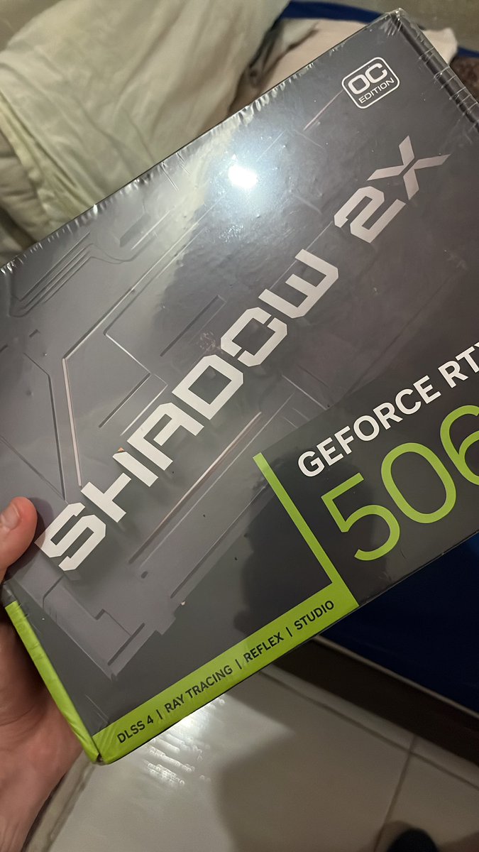 M4theusRyan's tweet photo. Minha placa de vídeo chegou, agora já posso montar meu PC https://t.co/OIOLwGWMyZ