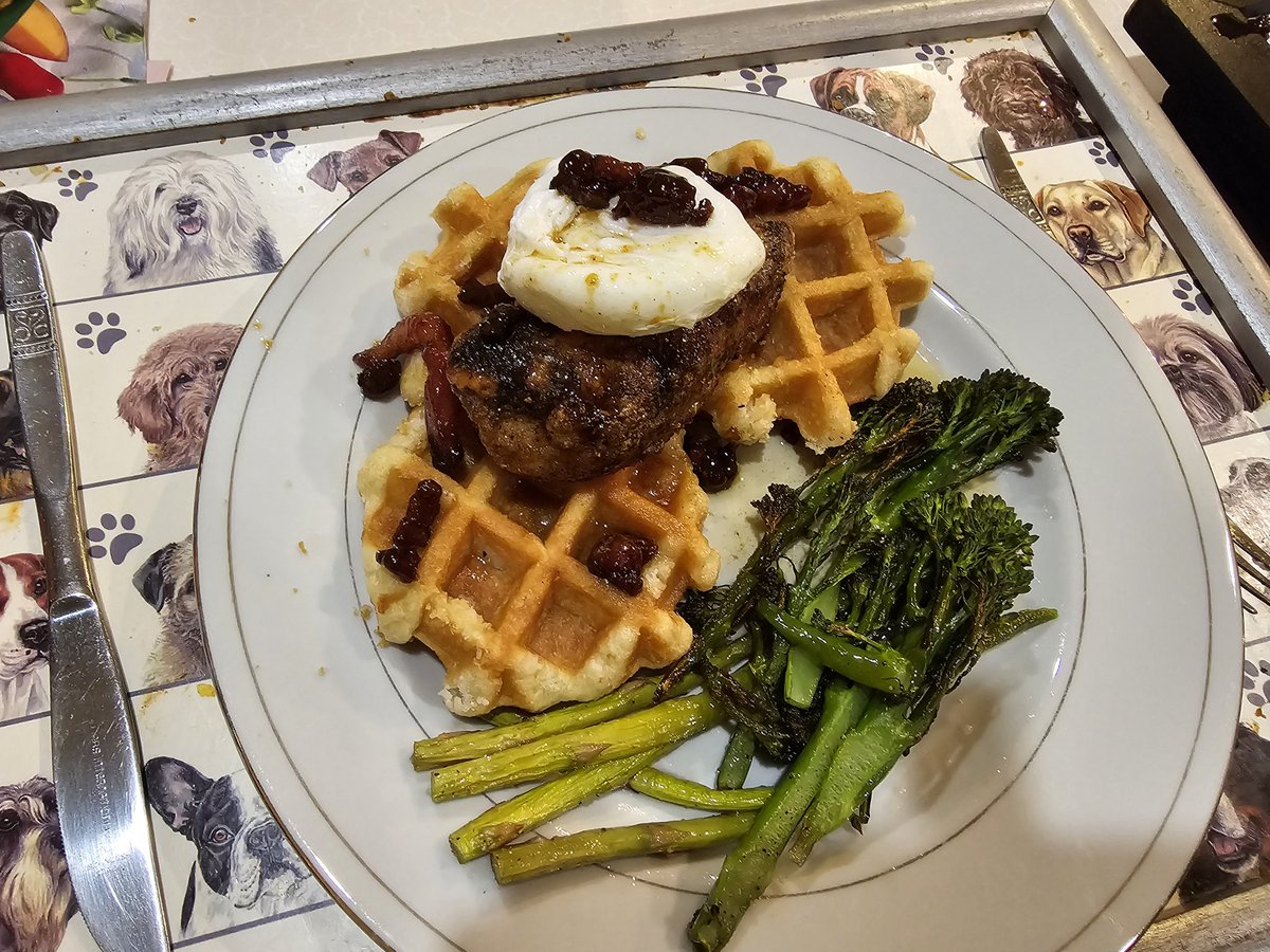 JakFire's tweet image. I know the feeling.... I used to be shit at cooking but now cooking the dishes I cook for just myself is depressing