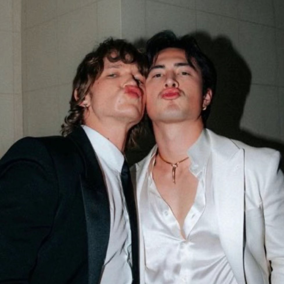 not jimin (@ikissjungkook) on Twitter photo 