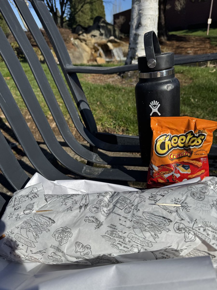 painter488's tweet image. A sandwich will always taste better enjoyed outside on a sunny day.😋