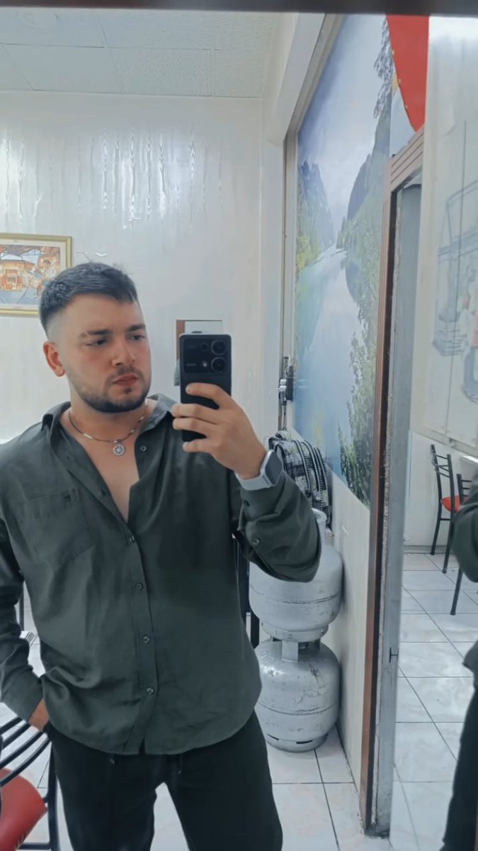 Hugedomm's tweet image. Hi 👀