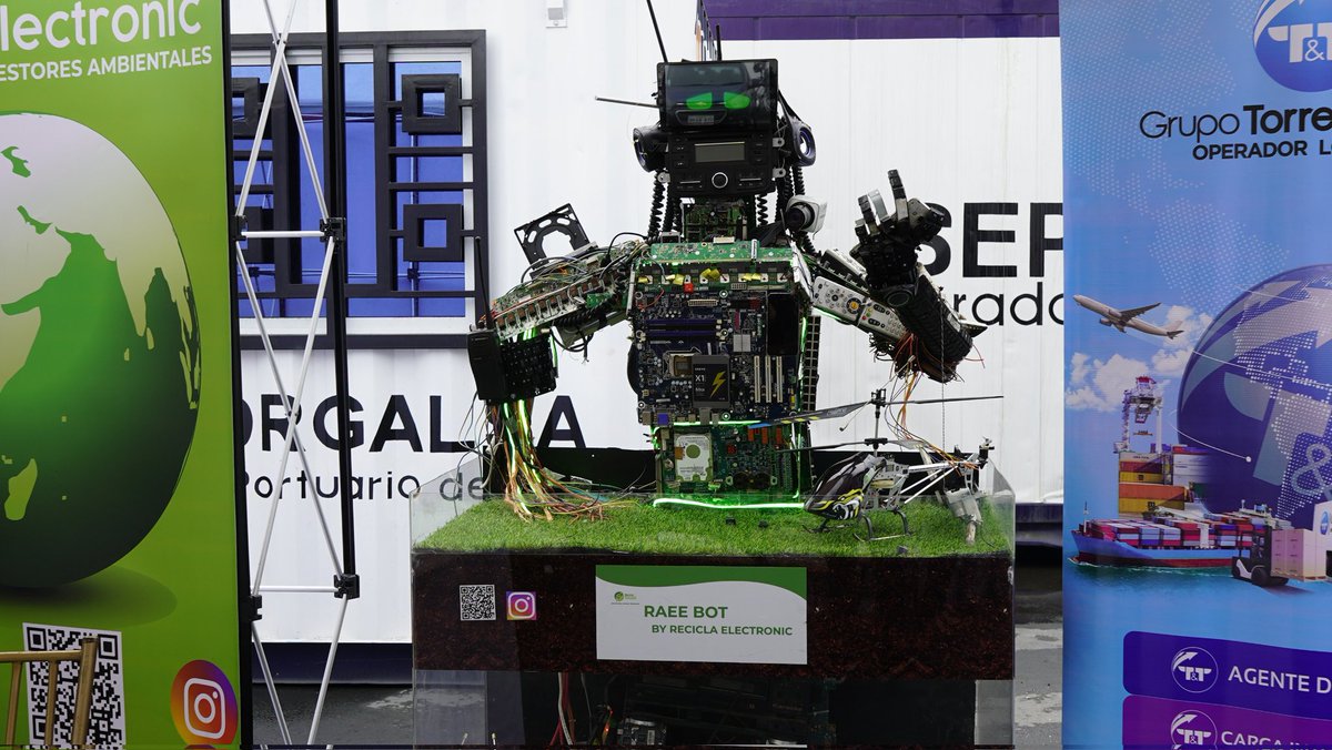 Junto a actores como el <a href="/gadsantacruz/">GAD Municipal de Santa Cruz</a>, Recicla Electronic, Geocycle de <a href="/HolcimEcuador/">Holcim Ecuador</a>, <a href="/gtorresytorres/">Grupo Torres & Torres</a> e <a href="/Indurama/">Indurama</a>, destacaron la importancia de una adecuada gestión de los residuos electrónicos, impulsando un tratamiento diferenciado y responsable de estos procesos.