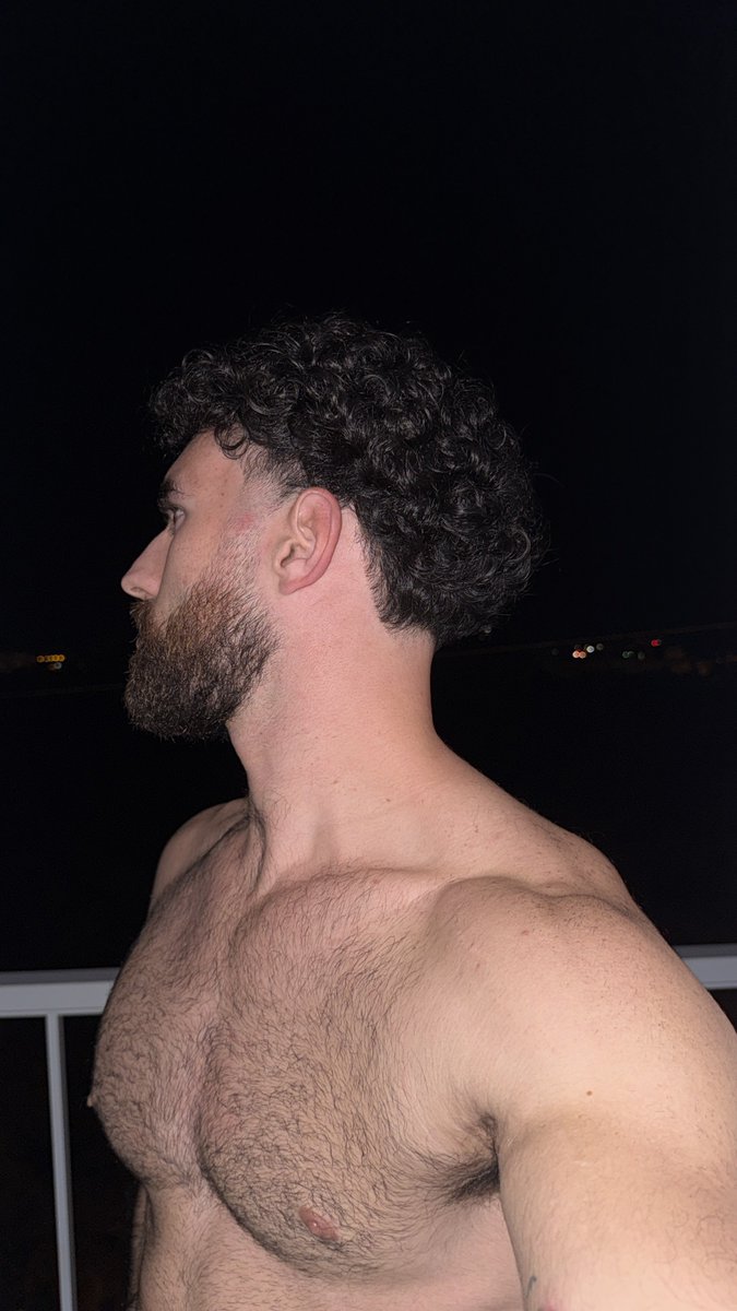 antomancrush's tweet image. You like hair ?