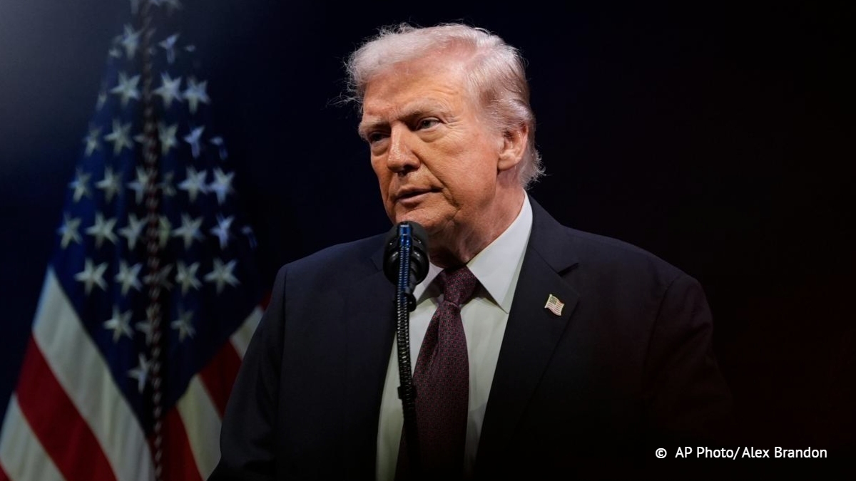 tass_agency's tweet image. Трамп объявил о введении пошлин в размере 25% в отношении стран, сотрудничающих с Ираном:
vk.cc/cTmjN8