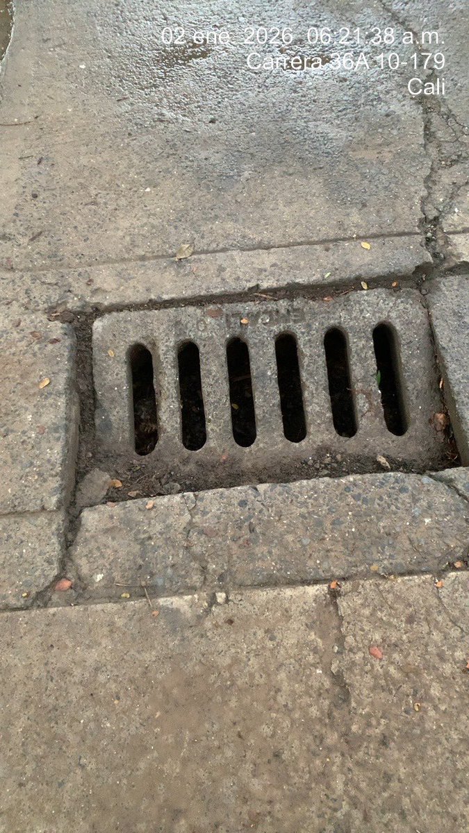 Agradecemos a <a href="/EMCALIoficial/">EMCALI 🇨🇴</a> la atención a nuestra solicitud de arreglo de una rejilla de alcantarillado en la entrada de la Unidad Recreativa cra 36A calle 12-00. Esto ayuda a disminuir accidentes que causaba a peatones y vehículos.