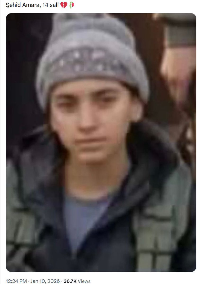 Omar_Madaniah's tweet image. عصابات pkk وقسد اختطفوا طفله كردية من اهلها بعمر الـ 14 سنة وجندوها للقتال في حلب، وكانت قد ظهرت في اخر فيديو لpkk بالشيخ مقصود وهي تحمل السلاح عندما تحدوا القوات السورية بأنهم سوف يقاتلوهم حتى الموت

اعلن اعلام قسد مقتلها وهي تقاتل، بعدها قالوا: اين منظة حقوق الاطفال عن قتلها