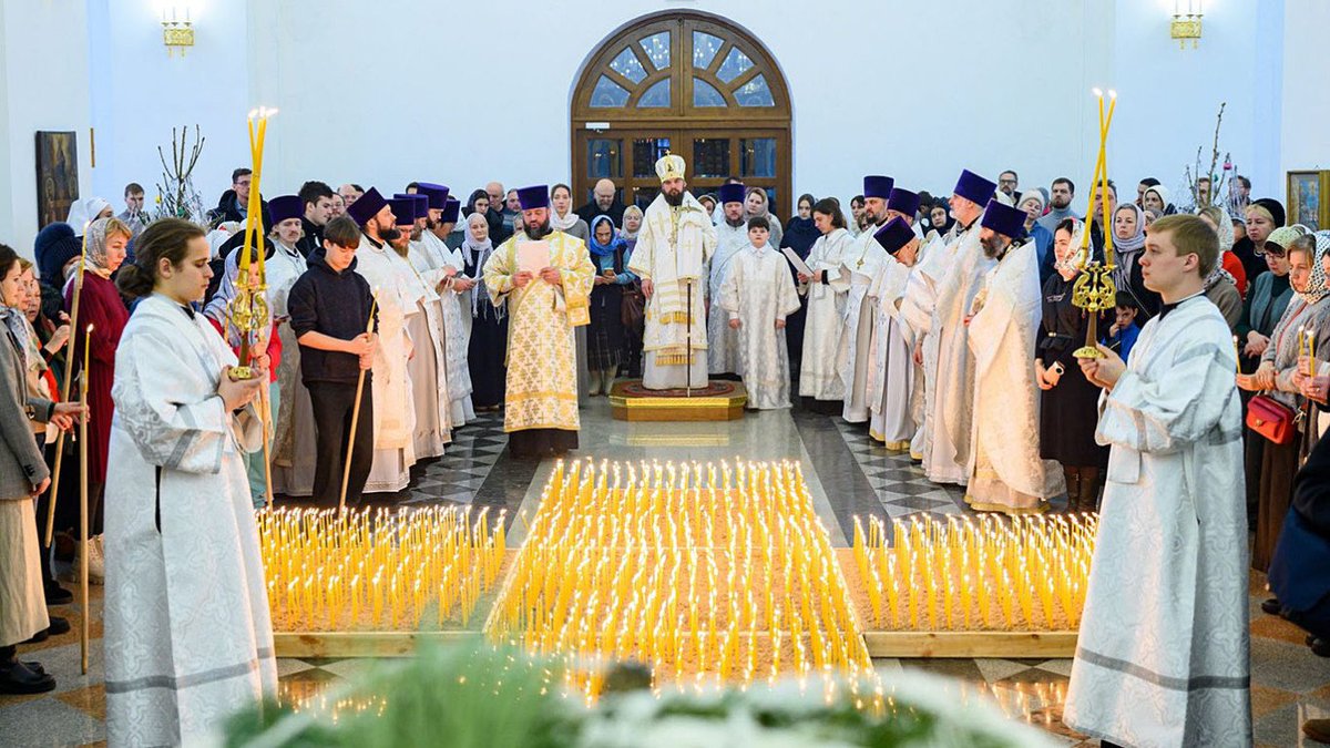 LifeNewsHQ's tweet image. The Russian Orthodox Church conducted a nationwide prayer service on Sunday to urge women against abortion.  

Churches lit 3,000 candles to remember the babies killed in abortions.