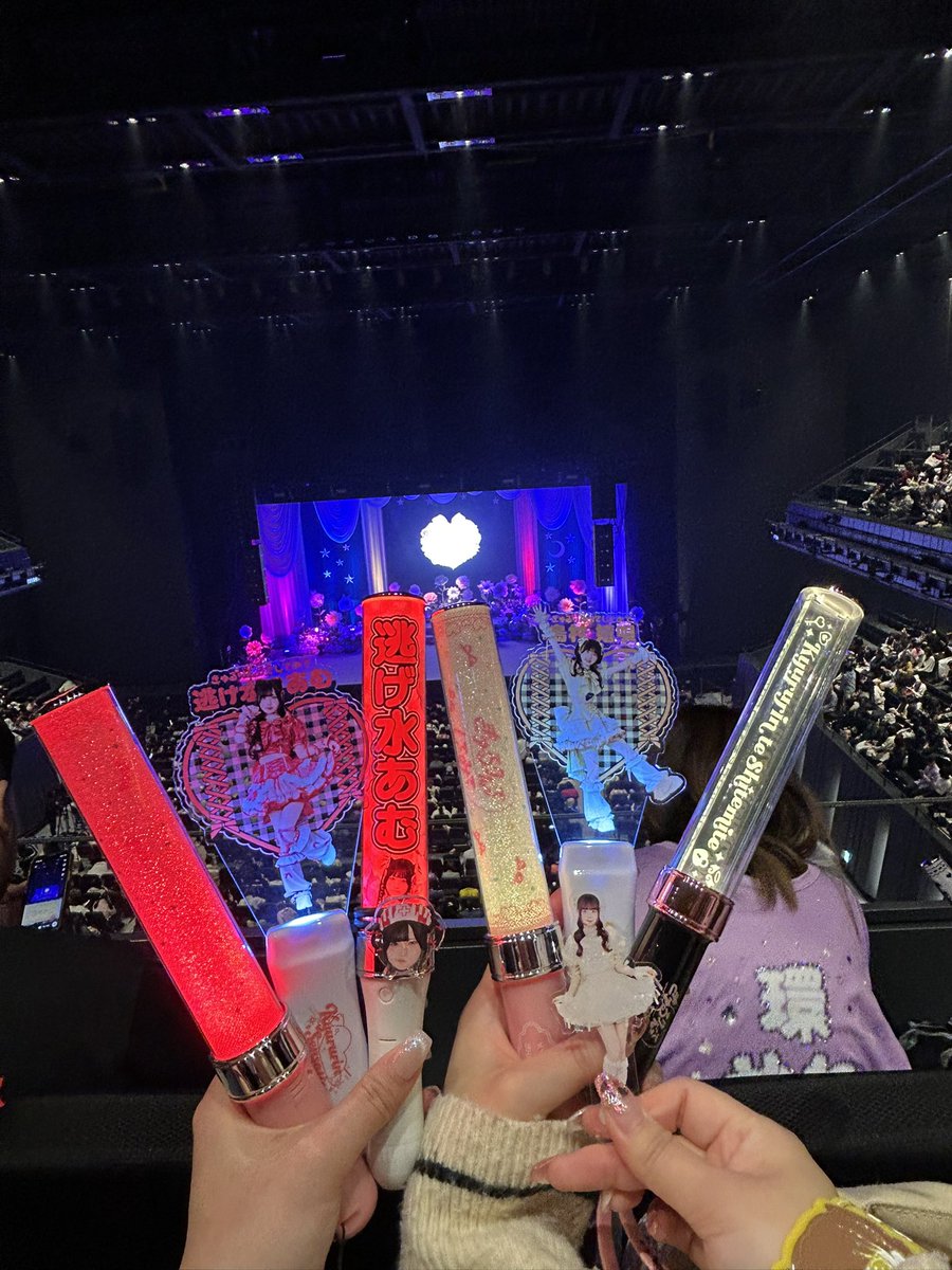 cherish_maybe's tweet photo. 昨日は3階席から🌟 https://t.co/pN3fbPos2c