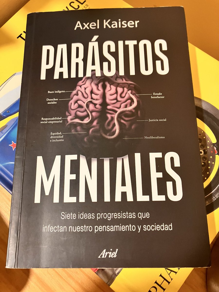 #Parásitos_Mentales  es un libro interesante, las ideas que revisa son fáciles de leer, con buenas citas bibliográficas y reconstrucciones históricas. Algunos argumentos se me empezaron a repetir con los libros anteriores. Pero si no ha leído los anteriores es muy recomendable