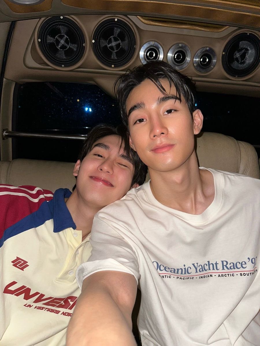 niikoyoshi72827's tweet image. them.