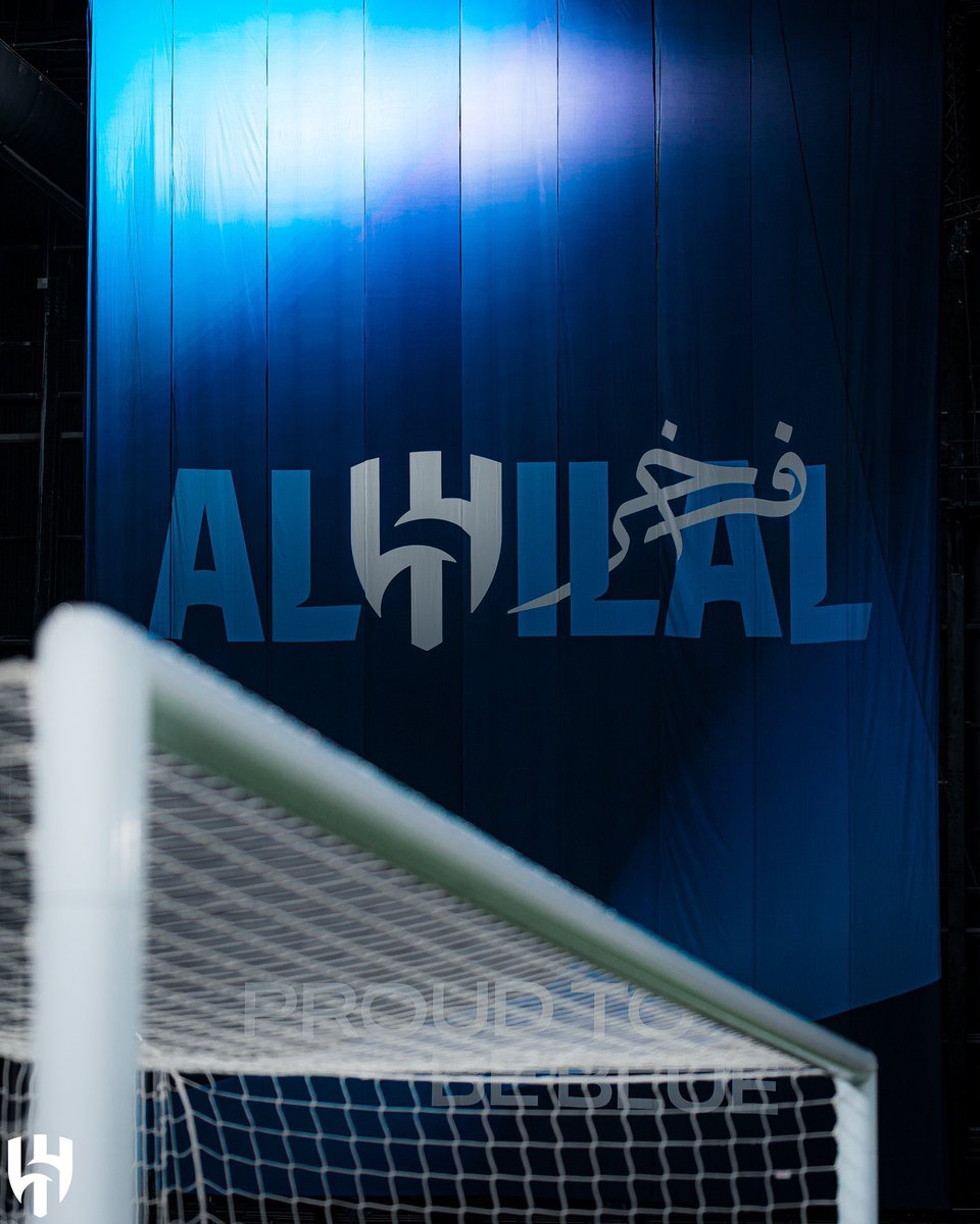 SARA9_hfc's tweet photo. والله يا هلال أنك أودعت في صدري طيراً .. أشعر كما لو أنني في السماء ، كم مضى من عمري و قدرتك على إدخال البهجة في نفسي تبدو كما لو أنها الأولى في كل مرة .. 
تُنبت لي جناحان ، أتسلق السماء .. أعانق القمر ، و يستقر نوره في روحي طوال العمر .. الله يديمك و يعزك يا فرحة العمر 💙 https://t.co/EMDpXHMuQR