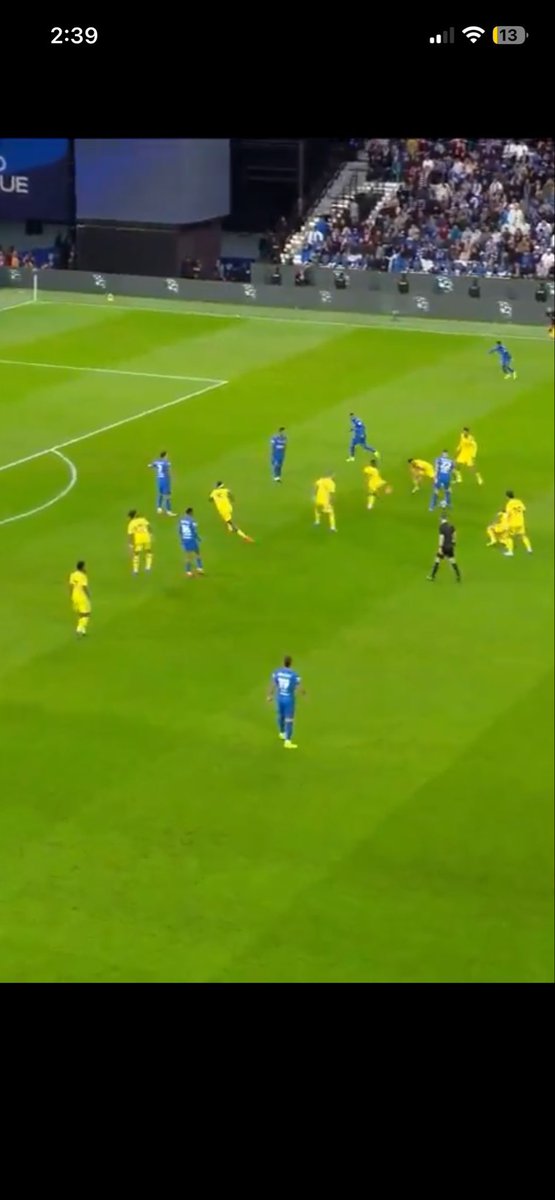 🚨🚨 فضيحة تاريخية قبل البلنتي والطرد حالة تسلل واضح فاضح على مالكوم 👇🏼

كذا تفوز يا صغير 🤏🏼

#النصر_الهلال #الهلال_النصر