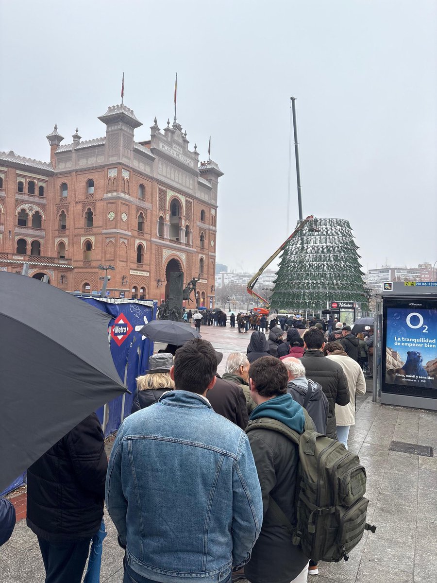 Hay que poner facilidades al abonado y al que se quiere abonar. No podemos seguir  yendo como neandertales a renovar el abono de manera presencial, hay que economizar esfuerzos y plantear otras alternativas.